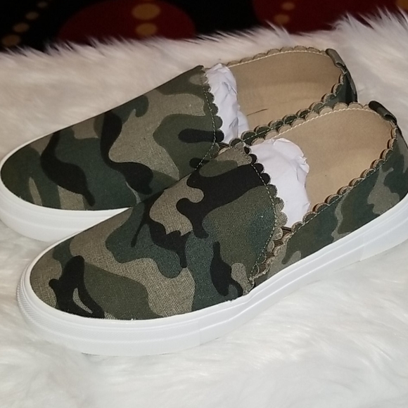 👣MATA TRAFERS Coco5😎 Scalloped Trim Slip on Sneaker Easy on/off great value - Picture 12 of 14